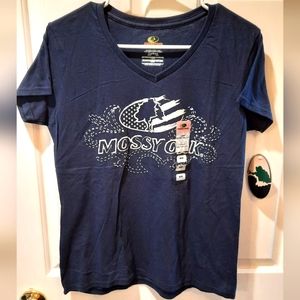 NWT! Mossy Oak Navy Blue Short Sleeve V-neck size Medium